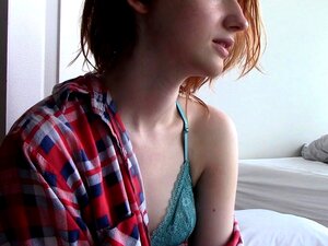 Grande rousse chatouille *** Petite rousse