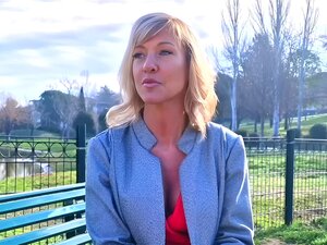 Emmy, 46 ans, désire du sexe amateur intensif