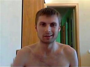 Mignon gay en show webcam, je suis nu et seul dans la maison alors
