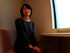 Plongez dans l'aventure intime ultime alors que ces MILFs asiatiques