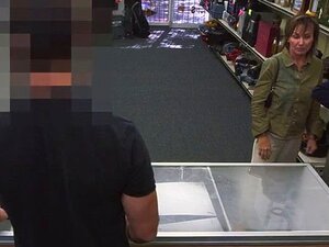 Super pom-pom girl amateur dans un lieu voyeur secret