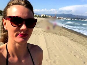 Masturbation sur une plage publique