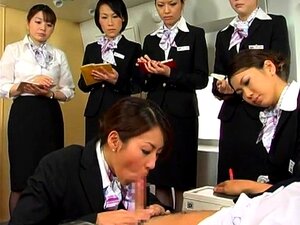 Des femmes japonaises coquines satisfont leur besoin de viande dure