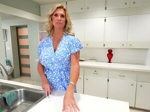 La belle-grand-mère Trixie peut être très utile avec Nicky quand