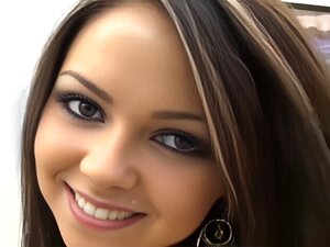 Découvrez l'intense passion de Julia, Bond, Shane et Diesel dans une