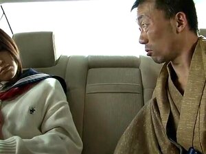 Une écolière asiatique capricieuse se fait bouffer avec habileté