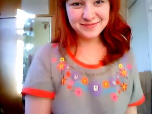 Une vraie femme rousse fait une pipe POV. Voici une incroyable vidéo