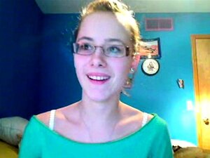 Une fille de l'ExpCam College se déshabille sur webcam