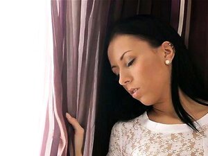 La bombe Bailey Ryder se tape une chatte en landing strip