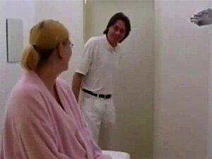 Femme enceinte perverse se fait enculer