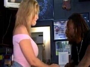 Sara Jay baisée sur Bar.flv