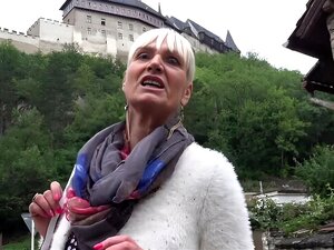 Blonde Mature Tchèque aux Gros Seins