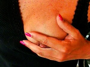 Femme mature et chaude suceuse de bites