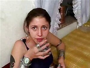 Préparez-vous à une aventure inoubliable avec Dora ! Regardez-la