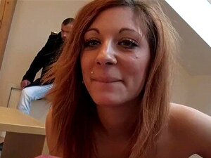HUNT4K. Un garçon en colère regarde sa copine salope le tromper avec