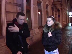 Teeny ne veut pas attendre pour du sexe. Ce mec avait un plan pour