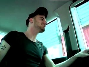 Films porno gays, des célébrités nues en Inde, Sexy Kai grimpe hors