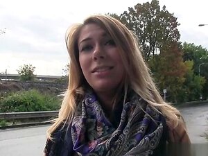 Découvrez comment une belle-belle-belle-belle-fille excitée tente sa