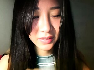 Découvrez le désir absolu avec une beauté japonaise séduisante.