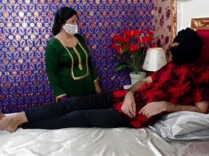 Belle Pipe de Femme de Ménage Indienne Hindi Suçant et Baisant Fort