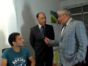 Regardez Turhan et Kenso baiser un garçon maintenant ! - Porno gay,