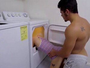 Découvrez le plaisir ultime lorsque des demi-demi-demi-frère et