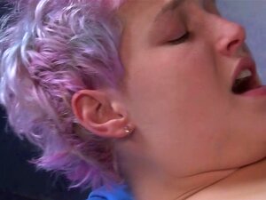 Girls Out West - Les chattes poilues lesbiennes se font lécher