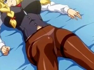 Une fille hentai aux gros seins se fait baiser les nichons durement.