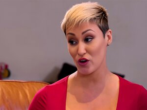 Trois lesbiennes à gros seins en chaleur se massent dans un plan à