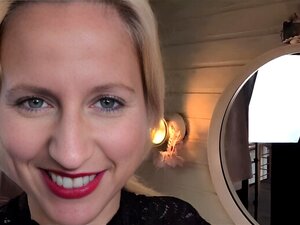 EVA ENGEL : Baise de visage et avalage de sperme avec Pervy Sugardaddy