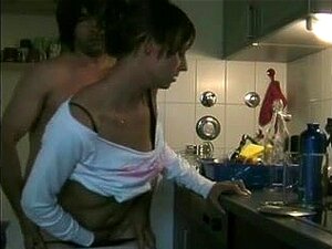 Le voisin baise sa nouvelle femme