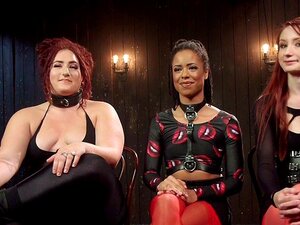strap anal sur orgie lesbienne baisant dans un bar. Dans un bar plein