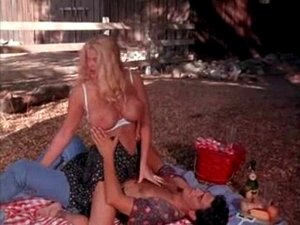 Préparez-vous à une aventure sauvage avec Anna Nicole Smith -