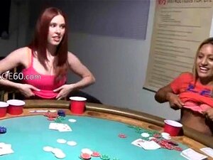 nouvelles babysitters baisant lors d'une soirée poker