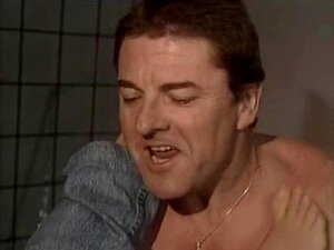 Gina Wild nue et baisée