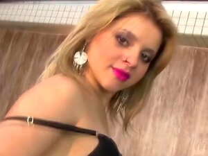 Trois trous ouverts pour une bite