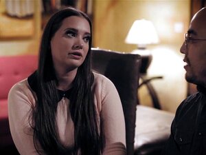 Le mauvais prêtre profite de la bombe à gros seins Gia Paige. Le