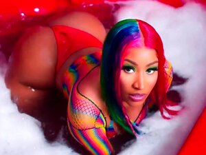 Approchez-vous de la fantasy ultime ! Regardez Nicki Minaj se faire