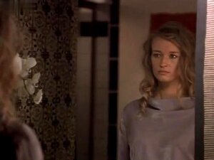 Danielle Carin,Camilla Overbye Roos dans The Contract (2002).