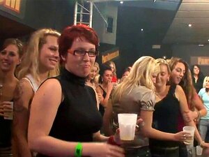 Les mecs fuient la chatte de n'importe qui