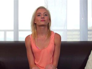 HD - CastingCouch-X Petite ville La mignonne Maddy Rose commence dans