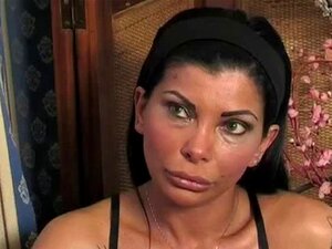 Découvrez MAX SCAR, acteur passionné, aux côtés de la séductrice