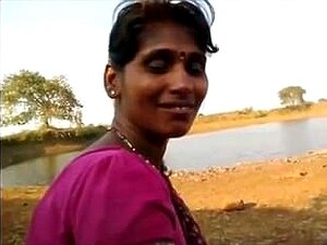 Pipe indienne Desi dure en plein air avec son copain