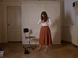 Des filles ordinaires, pas des actrices, se déshabillent