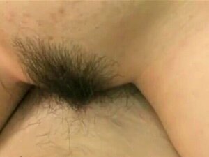 Erika Niiyama - Belle chatte poilue japonaise mignonne labourée