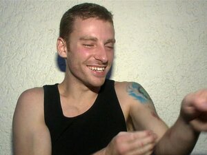 Attaché en public. La grande performance de scène au Hustla Ball