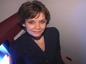 Le directeur de bureau suce des inconnus dans le gloryhole de Tampa !