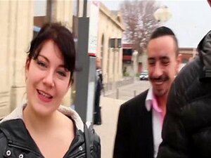 Arielle visite un club libertin et baise dans chaque pièce