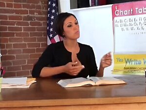 Spécial après l'université: Une Enseignante aux gros seins Se Fait