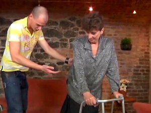 Mamie n'a pas besoin du Zimmer Frame